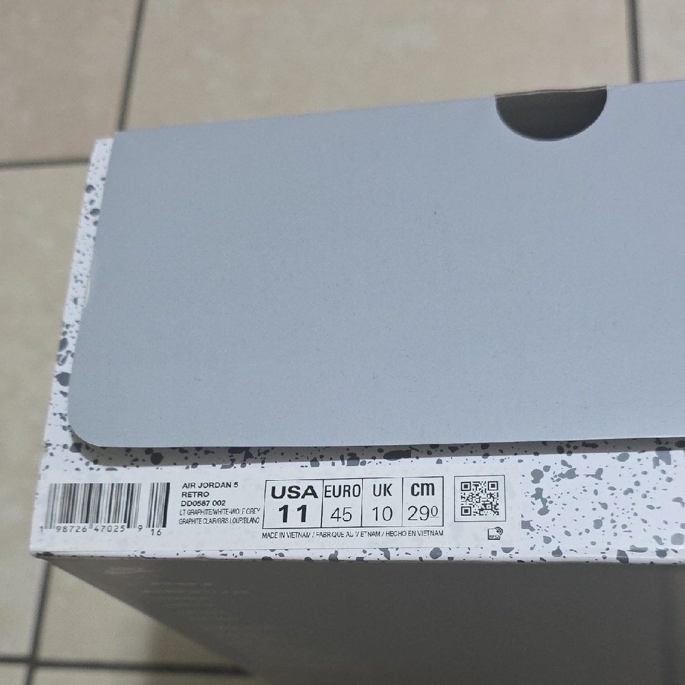 Jordan Shoe Box in White with Grey Speckle